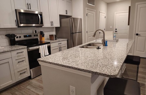 Newberry Apartamento | Landing | Stunning 2BD, Pool, Gym