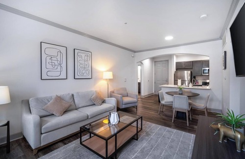 Corryville Apartamento | Landing | Stunning 2BD, Clubhouse, Pool