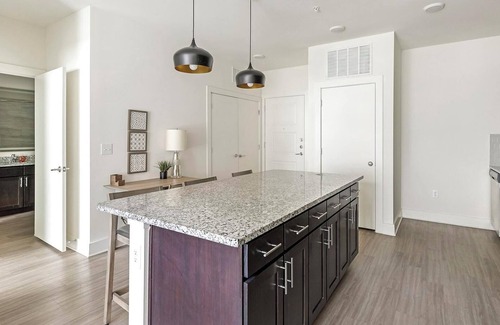 Fort Worth Apartamento | Landing | Incredible 2BD, Yoga Studio, Clubhouse