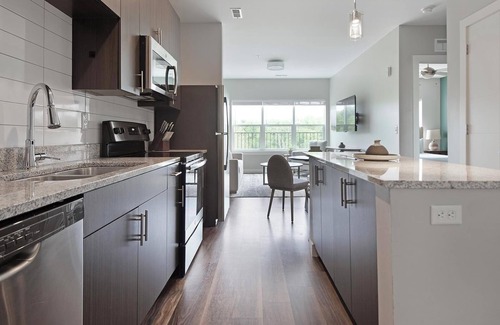 Edwardsville Apartamento | Landing | Modern 1BD, Clubhouse, Gym