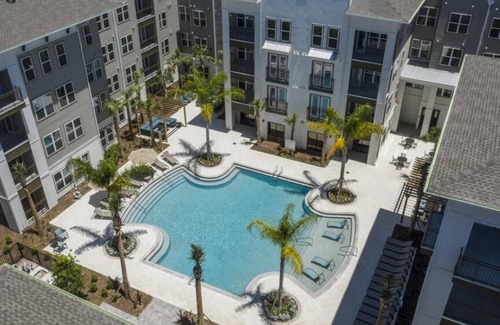 San Marco Apartamento | Landing | Modern 1BD, Clubhouse, Gym