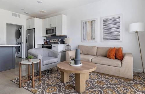 Austin Apartamento | Landing | Stylish 1BD, Clubhouse, Pool