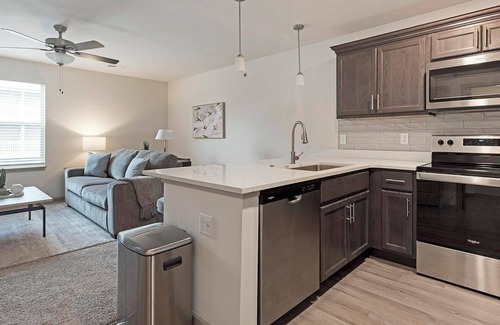 Lyman Apartamento | Landing | Stylish 1BD, Clubhouse, Gym