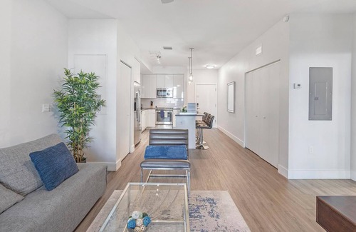 Port Tampa City Apartamento | Landing | Stylish 1BD, Gym, Pool
