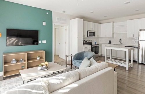 Belle Mina Apartamento | Landing | Spectacular 1BD, Yoga Studio, Clubhouse
