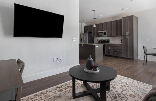 Stone Oak Apartamento | Landing | Stylish 1BD, Gym, Clubhouse