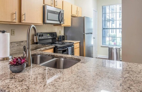 New Pathways Apartamento | Landing | Stylish 2BD, Pool, Gym