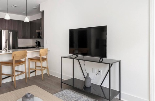 Crestline Heights Apartamento | Landing | Stunning 2BD, Clubhouse, Gym