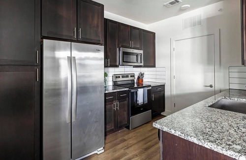 Fort Worth Apartamento | Landing | Modern 2BD, Gym, Yoga Studio