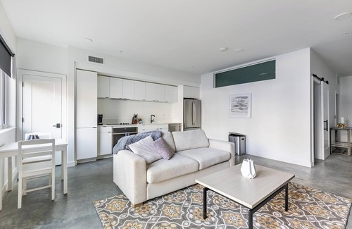 Liberty Wells Apartamento | Landing | Stylish 1BD, Gym, Game Room
