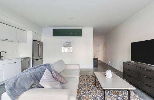 Liberty Wells Apartamento | Landing | Stylish 1BD, Gym, Game Room