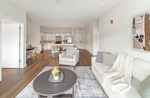 Willow Springs Apartamento | Landing | Spectacular 2BD, Clubhouse, Pool