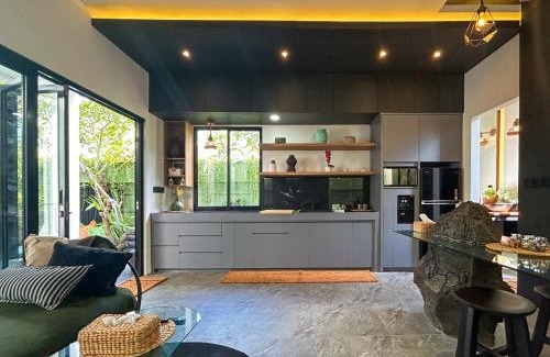 Bukit Complejo | Landmark Villas