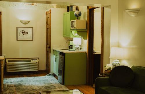 Loudonville Complejo | Landoll's Mohican Castle