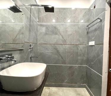 The Mall Road Apartamento | Landour Exotica