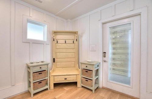 Oak Island Casa | Lands End