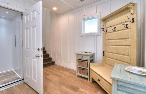 Oak Island Casa | Lands End