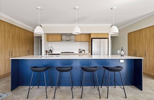 Wilyabrup Casa | Lang Chalet Vineyard Bliss on the Waterfront