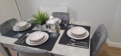 Warwick Apartamento | Langcliffe House - 3 Bed, Sleeps 5 - Garden, Parking & Wifi - Warwick