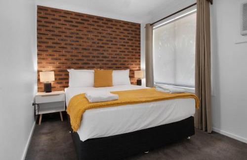 Wagga Wagga Apartamento | Langdon - Central Location, Modern Comforts
