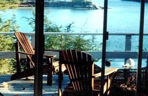 Boothbay Cabaña | Lange Cottage - Waterfront Cottage!