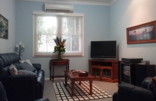 Coonabarabran Casa | Langley Cottage B & B
