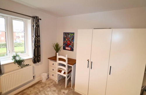 Slough Chalet De Esquí | Langley Luxurious Four Bedroom House with Games Room