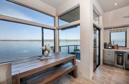 Langley Apartamento | Langley Waterfront Condo by AvantStay | A+ Views