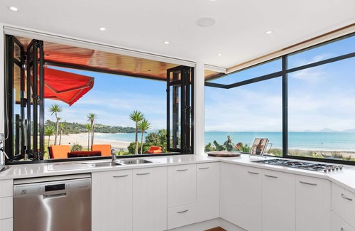 Langs Beach Casa | LANGS SUR LA MER - LANGS BEACHFRONT HOLIDAY HOME in Langs Beach