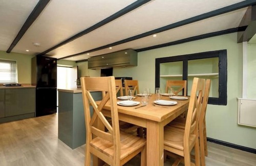 Looe Cabaña | Lanreath Cottage : 3 bedroom with Hot Tub