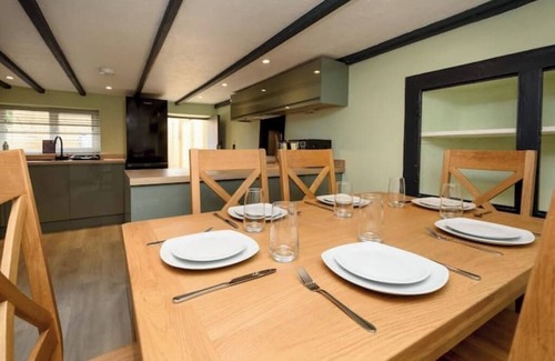 Looe Cabaña | Lanreath Cottage : 3 bedroom with Hot Tub
