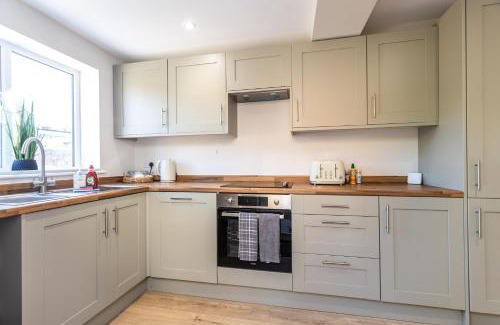 Swindon Casa | Lansdown House Long Stays Free parking and Wi-Fi