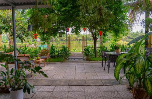 Cam Thanh Casa | Laoxao Lakeview Homestay