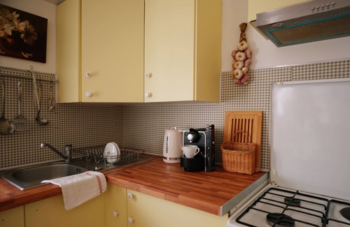 Montfavet Apartamento | LaPetite Maison Abigail, Peaceful home in Avignon