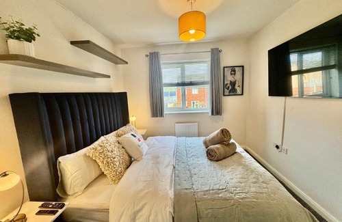 Belle Vue Casa | Lapford Luxe - Stylish 3Bdr by Etihad and Coop Live