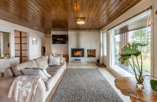 Rovaniemi Apartamento | Lapland Sunrise Cottage with lakefront Sauna