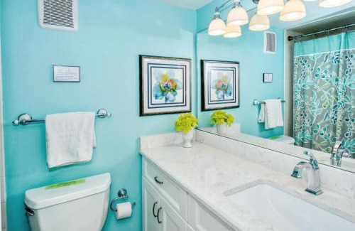 Longboat Key Apartamento | LaPlaya 103A Time to relax Enjoy the peaceful, private beach just a shells throw from your door