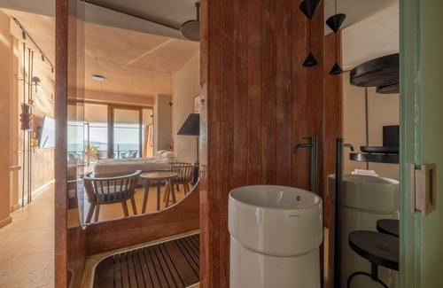 Meta Casa | Laqua by the Sea