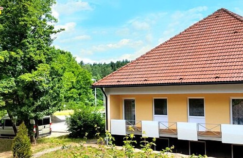 Bad Koenigshofen I. Grabfeld Apartamento | Large bungalow (90sqm) with 2 bedrooms and a terrace