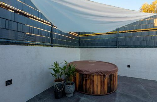 Seca Apartamento | LaraBella Salt fields view studio