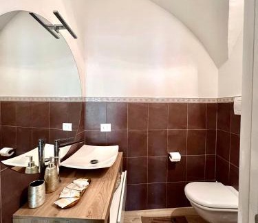 Castro Casa | L’Arco sul Lago Gold Apartment