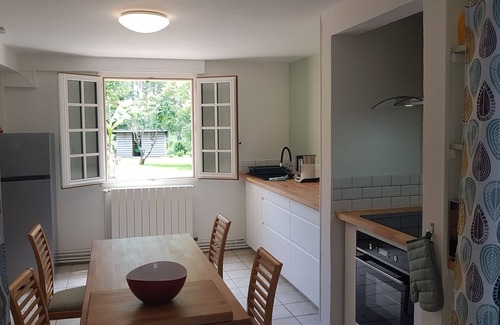 Saint-Amand-de-Belves Apartamento | New for Summer 2022! Large 1 bed apartment with use of 12mx6m swimming pool.