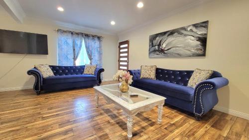 Encino Casa | Large 1-Bedroom with kitchen In Encino