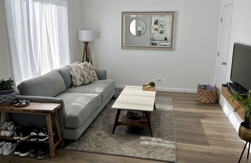 Piedmont Avenue Cabaña | Large 1BD/1BA Private Cottage. Great Location - Walk to everything!