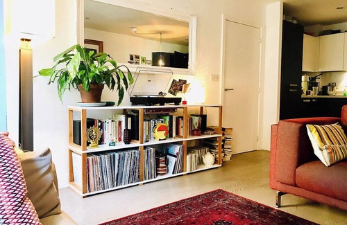 Haggerston Condominio | Large 2-bed 2-bath ground-floor flat in Hoxton, large patio, great transpt links
