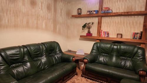 Ystradgynlais Apartamento | Large 2 Bed Holiday Let in Central Ystradgynlais