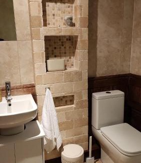 Ystradgynlais Apartamento | Large 2 Bed Holiday Let in Central Ystradgynlais