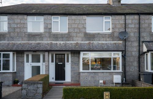 Central Aberdeen Apartamento | Large-2 Bed House-Free Parking