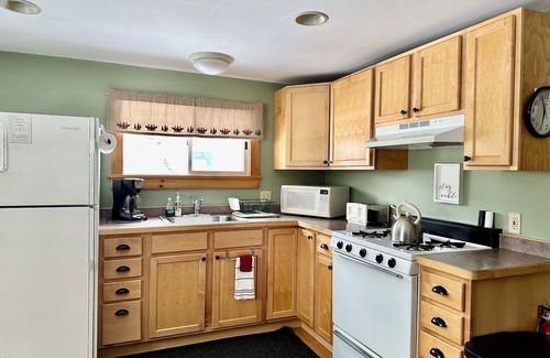 Old Forge Cabaña | Large 2-Bedroom, 2-Bathroom Cottage in perfect in-town location
