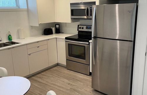 Upper Lonsdale Casa | Large 2 bedroom private suite